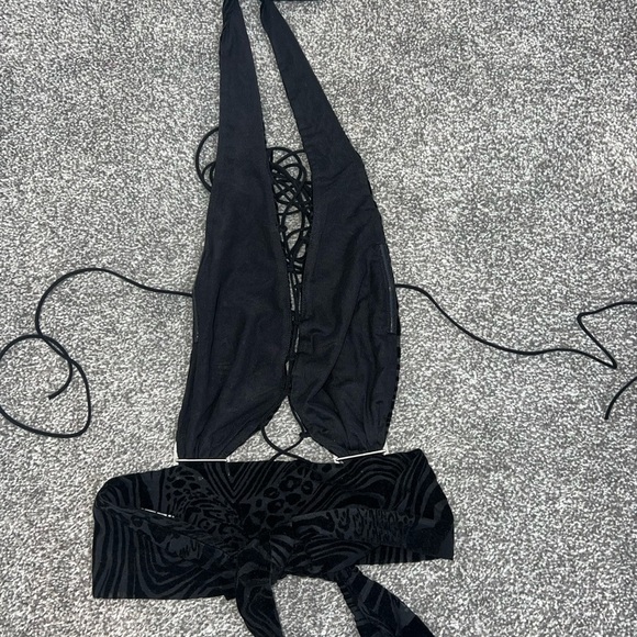 I am Gia black xs top - Picture 7 of 8